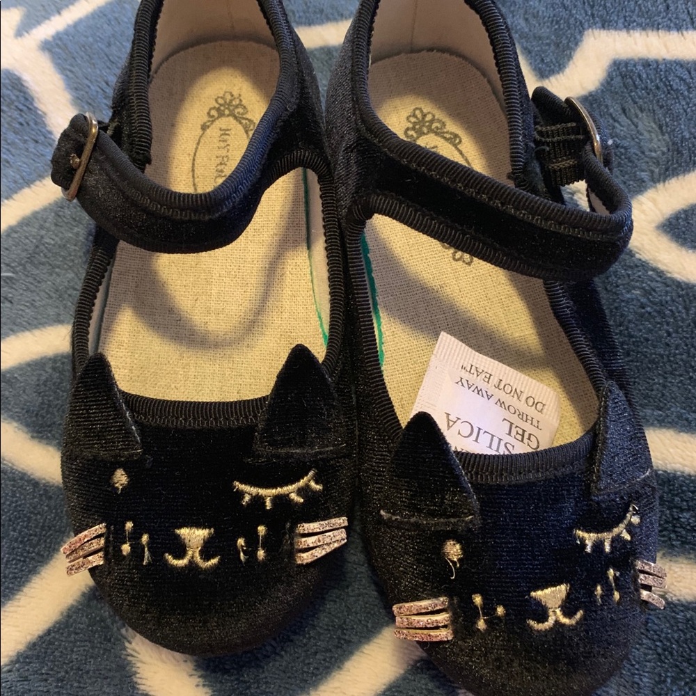 Adorable Joyfolie Ellie Mary Janes in Black